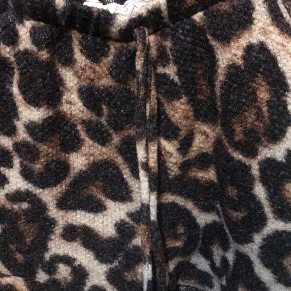 FANTASTIC FAWN LEOPARD PRINT SHORTS - Picture 4 of 9